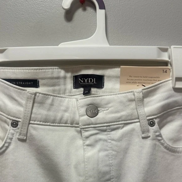 Women’s Jeans - Picture 2 of 8